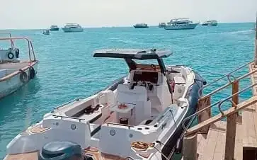 speed boat