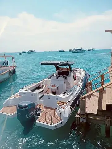 speed boat